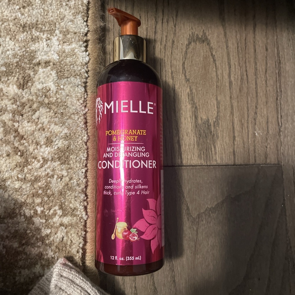 Mielle Organics Pomegranate & Honey Detangling Conditioner for Curly (12 Fl Oz)